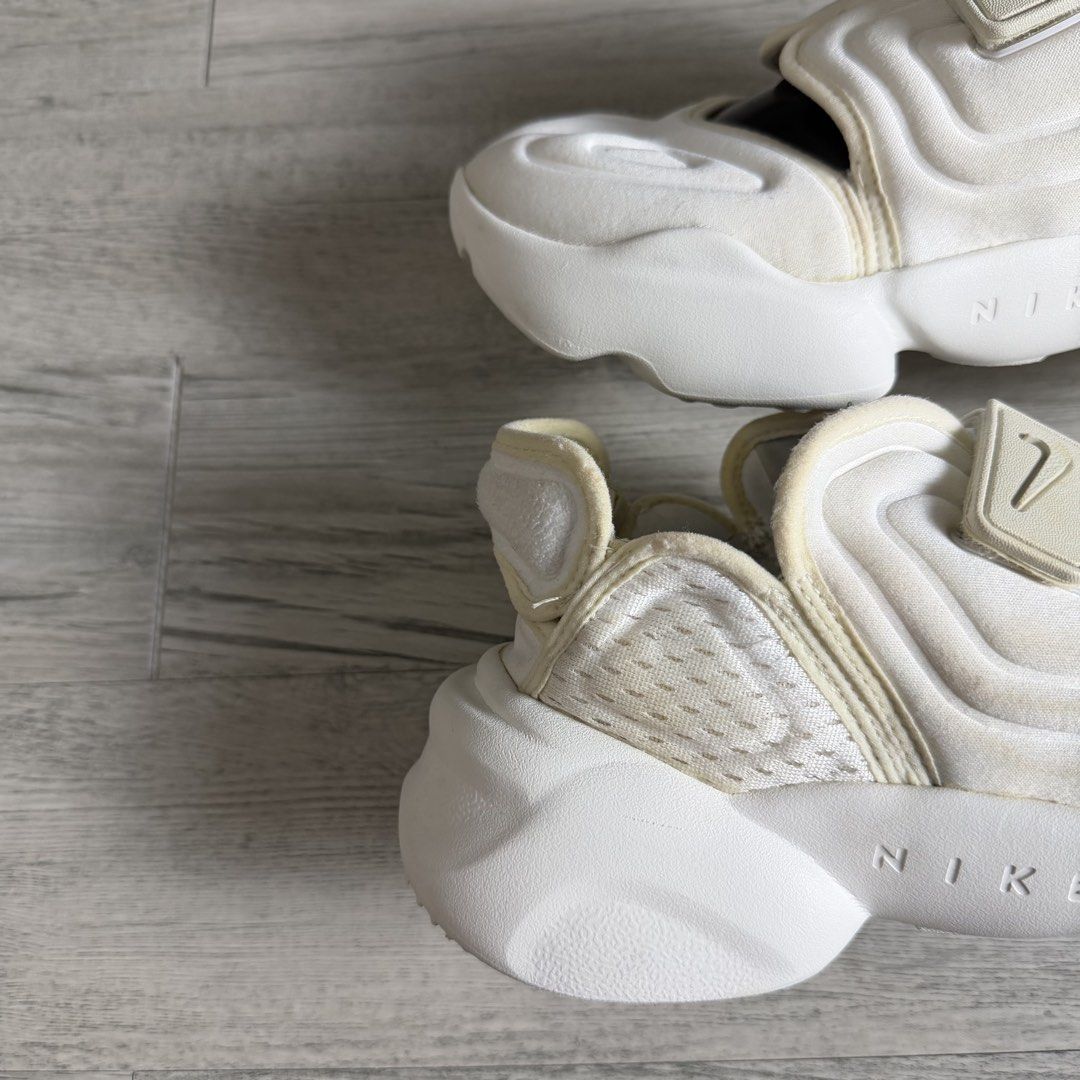 Nike Aqua Rift Tabi (Category: Sneakers) located in Valenzuela. Submitted by wornagainstudios (Listing ID 1464796865, Image 2). Description: .