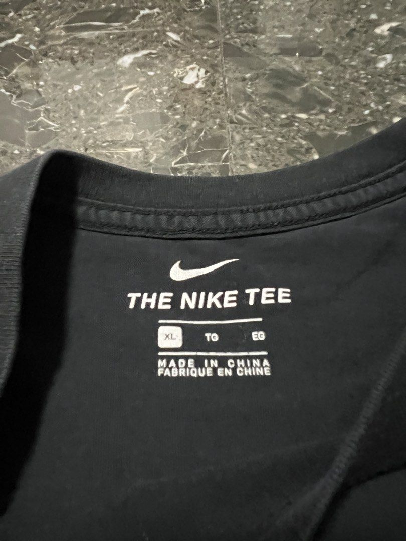 Nike Big Swoosh Black Tee Size XL (Category: Tshirts & Polo Shirts ) located in San Fernando. Submitted by justin_sy (Listing ID 1464886030, Image 2). Description: - Brand: Nike (The Nike Tee collection) - Color: Black with massive white swoosh logo - Size: XL (Standard fit) - Material: 100% breathable cotton - Condition: Excellent casual daily wear - Origin: Made in China.