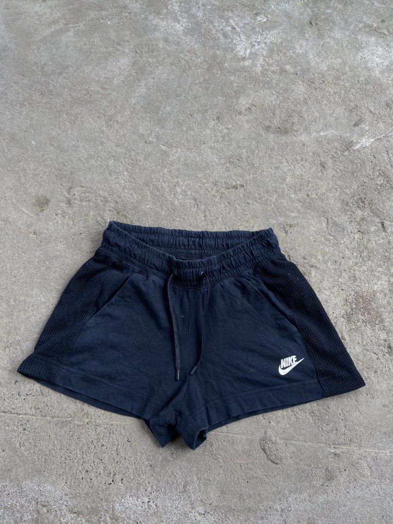 Nike Blue short Above the knee (Category: Shorts) located in Cavite. Submitted by abasolo_jv (Listing ID 1464800509, Image 1). Description: good condition blue 9.8/10 color rate no issue need wash only fresh from bale 28-32x12 Dimes s on tag.