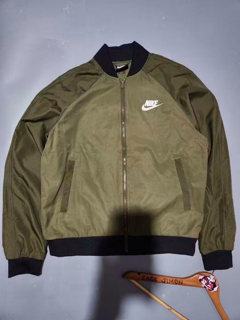 NIKE bomber (Category: Activewear) located in General Santos City (Dadiangas). Submitted by alzacksimo35414 (Listing ID 1464895820, Image 1). Description: PHOTO MAY VARY DUE TO LIGHTING 🥰 Brand: NIKE bomber jacket ✅️size L ✅️actual dimention 22 × 26 ✅️as new condition ✅️10 colorate ✅no issue 1,500 +sf DISCLAIMER: Please note that I ZACK SIMON is not affiliated with or endorsed by any brand. Any brand names or trademarks mentioned are the propert