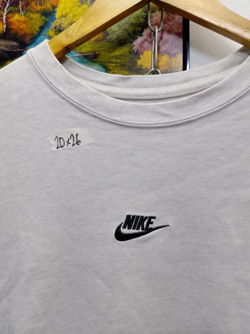 nike center swoosh tee (Category: Tshirts & Polo Shirts ) located in Valenzuela. Submitted by joshwrldselection (Listing ID 1464898786, Image 2). Description: small - medium excellent condition no issue thrift..