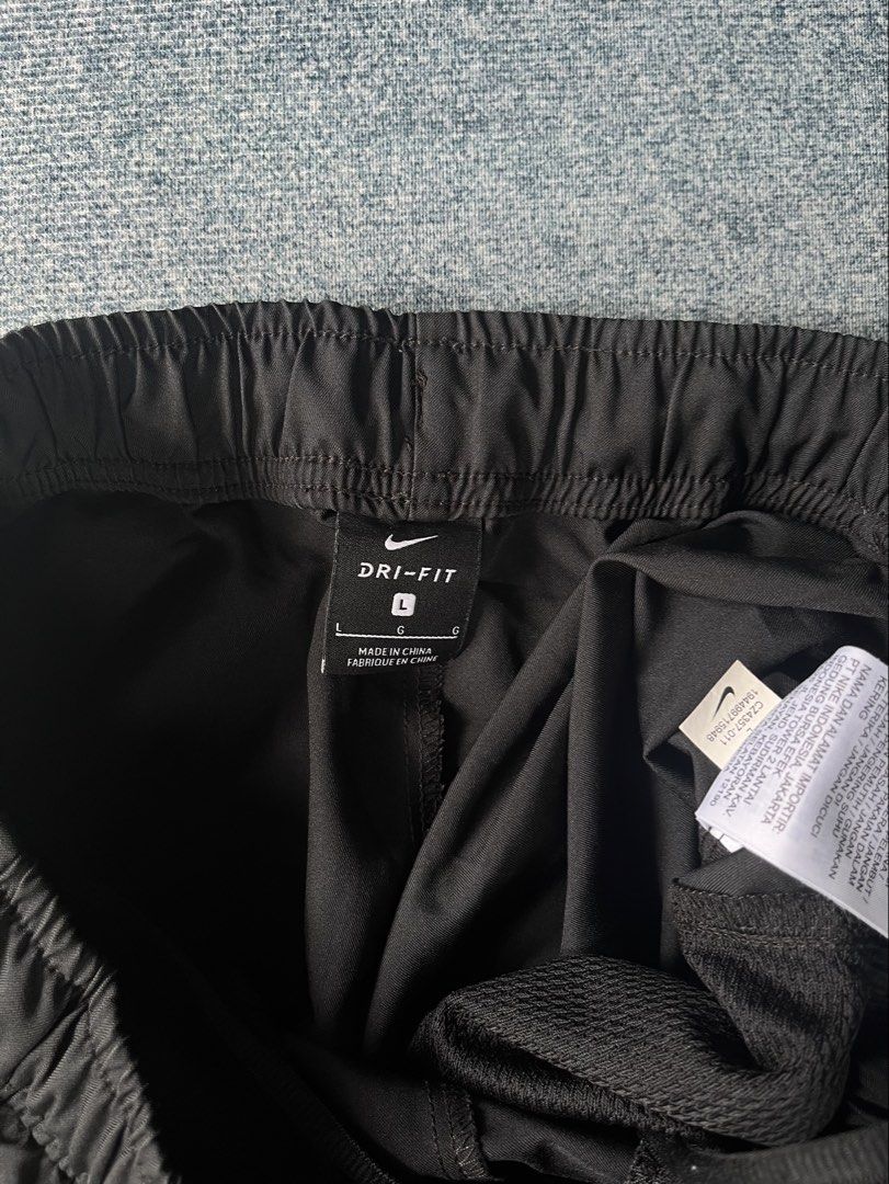 Nike Dri-Fit Pants (Category: Joggers) located in Paranaque City. Submitted by mackraven260159 (Listing ID 1464880864, Image 3). Description: Waist 28-34 x Length 38 .