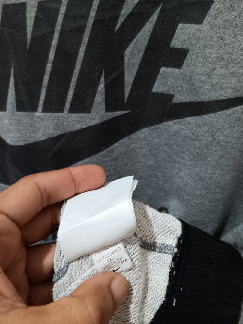 NIKE INTERNATIONAL (Category: Coats, Jackets and Outerwear) located in Dauis. Submitted by udenglegaspi (Listing ID 1464829723, Image 2). Description: .