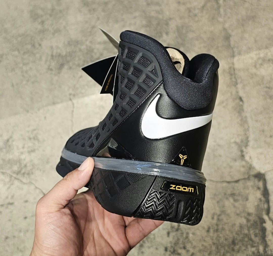 Nike kobe 3 orca (Category: Sneakers) located in Quezon City. Submitted by justinkixs (Listing ID 1464771920, Image 3). Description: SZ 8 8.5 9 9.5 10 10.5 11 bnew legit.