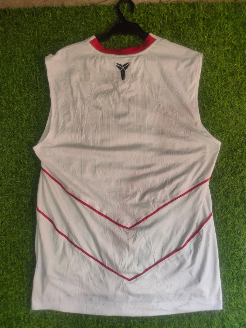 Nike kobe jersey (Category: Activewear) located in Daet. Submitted by thriftnidiegz (Listing ID 1464797561, Image 2). Description: almost brand new condi no issue no stain L-30 W-22.