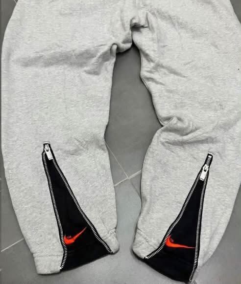 nike pants🔥 (Category: Joggers) located in Tanay. Submitted by drthriftthree (Listing ID 1464827290, Image 3). Description: excellent condition!.