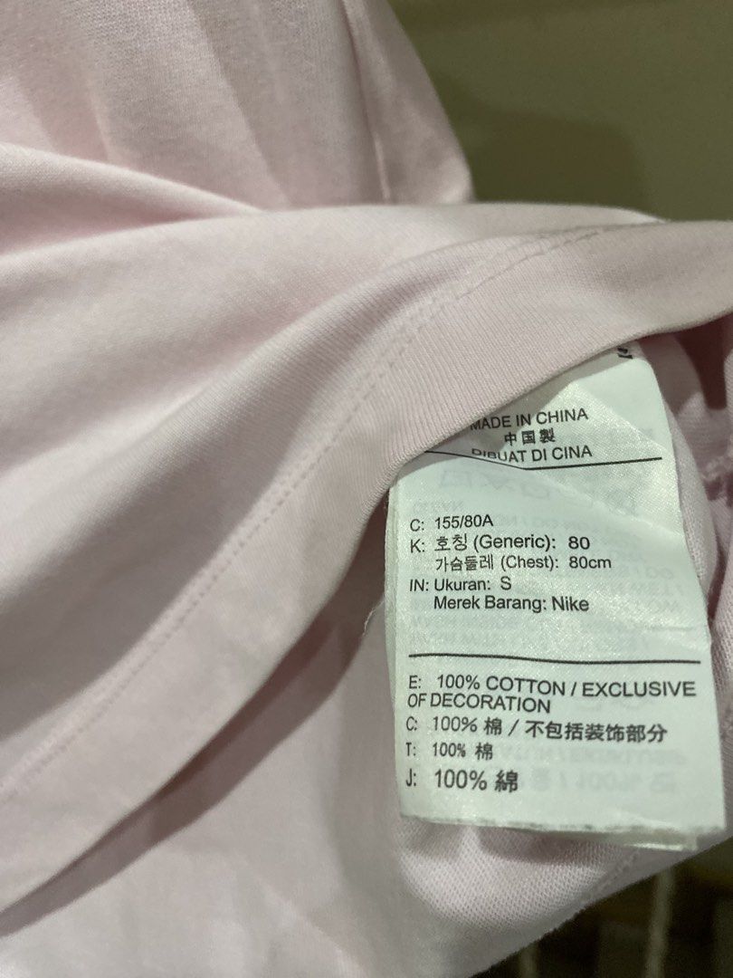 Nike Pink T-Shirt Size S (Category: Shirts) located in Rizal. Submitted by channzy (Listing ID 1464919396, Image 3). Description: PAYMENT FIRST‼️ 🚚 COURIER J&T or Lalamove For meetup Cogeo, Antipolo only.