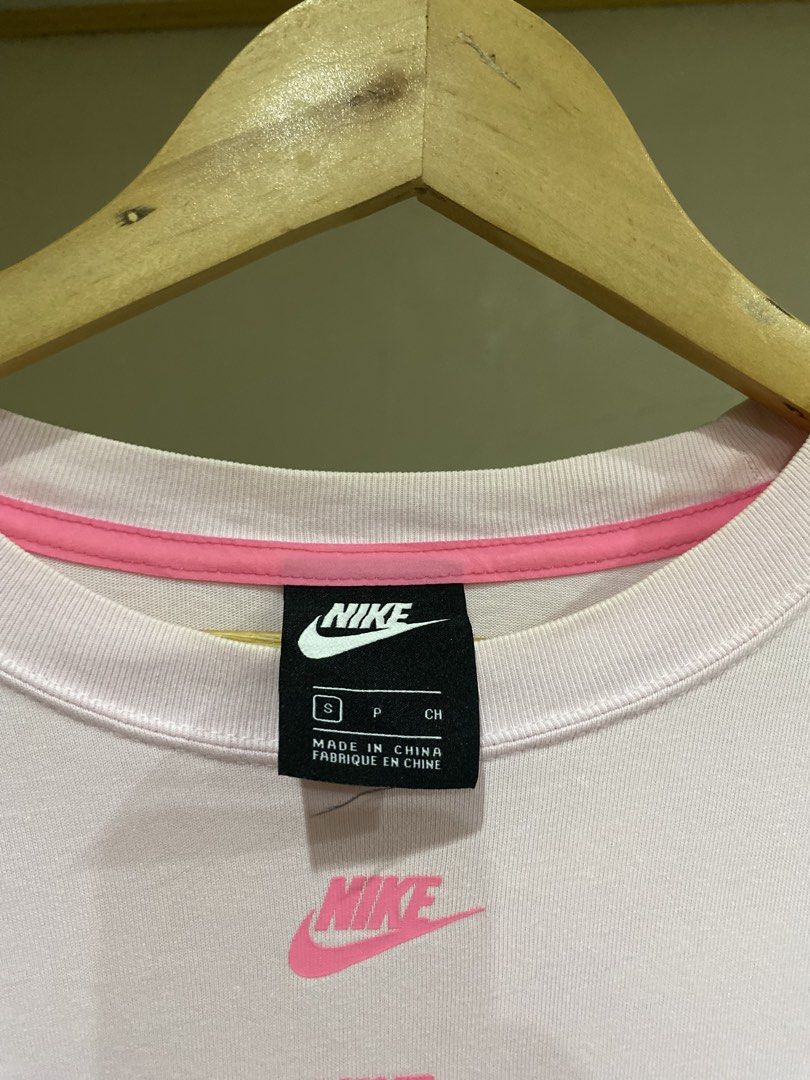 Nike Pink T-Shirt Size S (Category: Shirts) located in Rizal. Submitted by channzy (Listing ID 1464919396, Image 2). Description: PAYMENT FIRST‼️ 🚚 COURIER J&T or Lalamove For meetup Cogeo, Antipolo only.