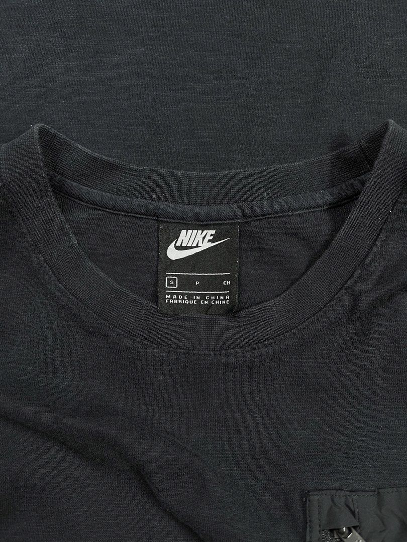 Nike Pocket Zip (Category: Tshirts & Polo Shirts ) located in Bacolod City. Submitted by gabinuks2039771 (Listing ID 1464806030, Image 3). Description: 20x26 Authentic Dm if interested .