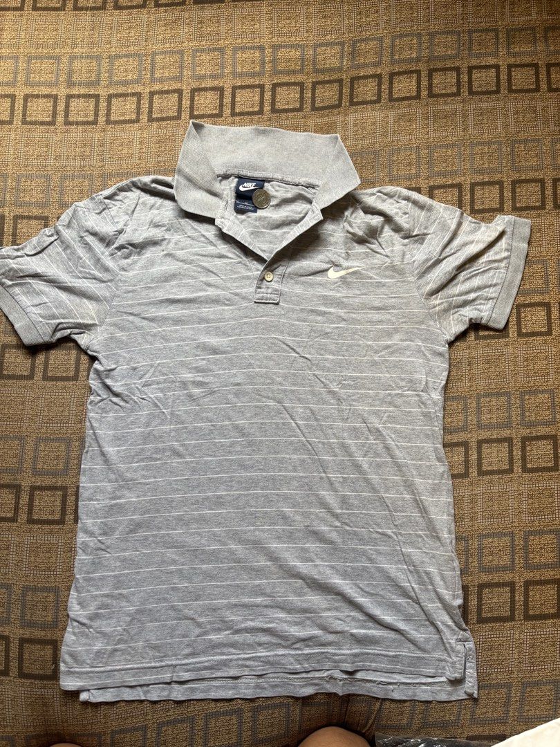 Nike Polo (Category: Tshirts & Polo Shirts ) located in Baguio. Submitted by safetyzthrift (Listing ID 1464776296, Image 1). Description: Length 26 Waist 18.5 pinhole sa last pic need wash lang po.