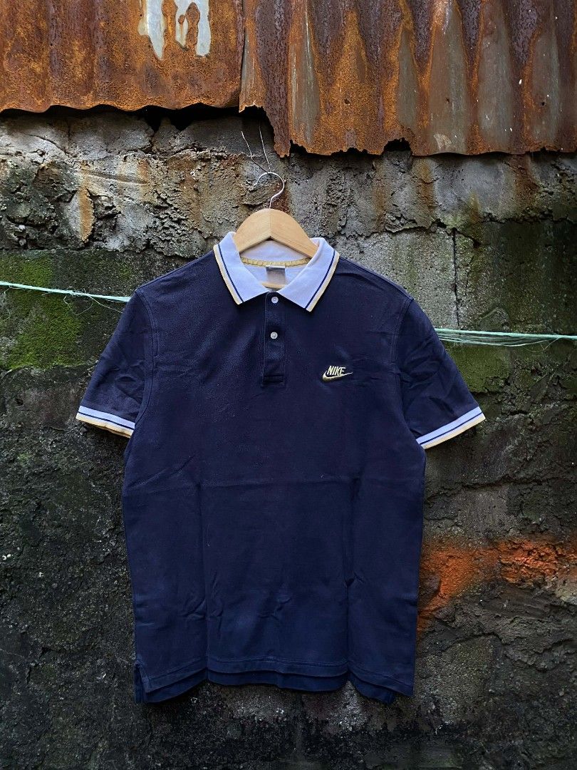 Nike polo (Category: Tshirts & Polo Shirts ) located in Manila. Submitted by thriftnicarl.3 (Listing ID 1464917601, Image 1). Description: Nike polo sizes - xl on tag fit large dimes - W 20 L 26.2 price - 349 Free ship via jnt 🏷️.