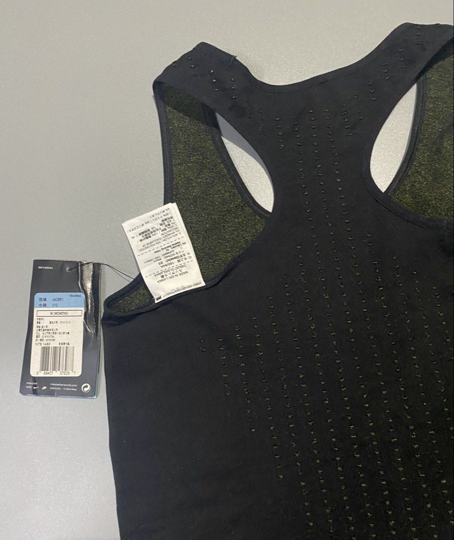 Nike Pro Hypercool Series (Category: Activewear) located in Jamindan. Submitted by suecyyythrift (Listing ID 1464904609, Image 3). Description: 14 Width 25 Length Like new No Flaws.