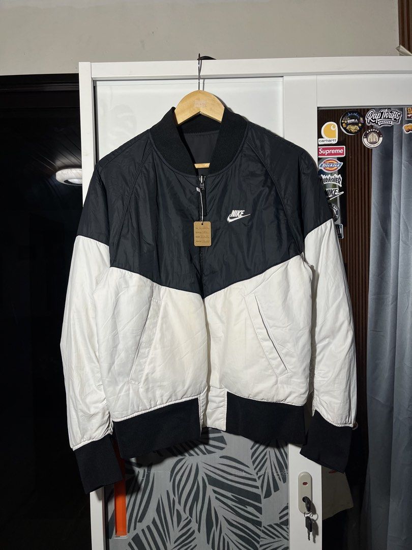 Nike Puffer Reversable Jacket (Category: Coats, Jackets and Outerwear) located in General Santos City (Dadiangas). Submitted by thriftdept. (Listing ID 1464810163, Image 1). Description: Brand: Nike Type: Reversable Puffer Jacket Size: Small Dimensions: 21W”24L Authenticity: Authentic Color Rate: 9.5/10 Condition: Excellent Issue: Scratch .