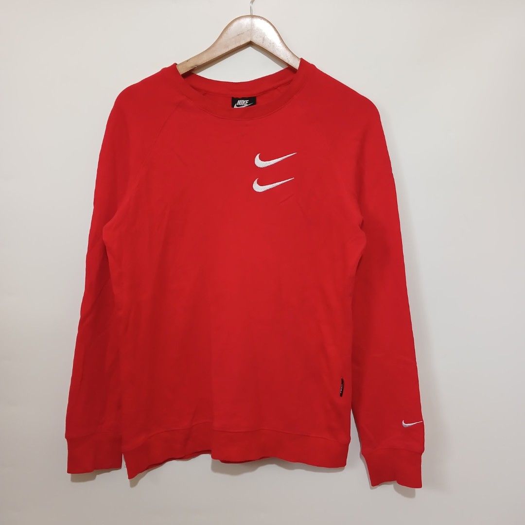 NIKE PULLOVER (Category: Coats, Jackets and Outerwear) located in Ozamiz City. Submitted by 2nd.sight (Listing ID 1464784525, Image 3). Description: fresh from bale size: medium w: 19.5 l: 26.5 like new.