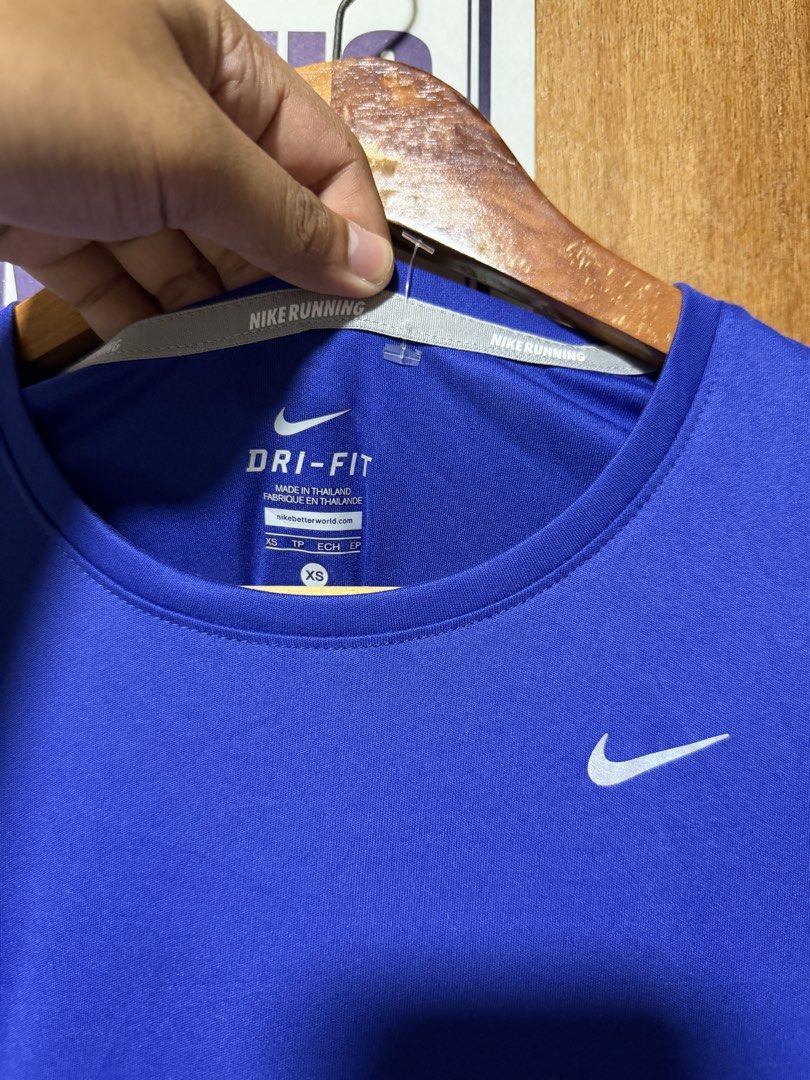 Nike running long sleeve (Category: Swim Top & Rash Guards) located in Quezon City. Submitted by ree3_dr0pp2k25 (Listing ID 1464777381, Image 2). Description: Size XS Brand new with hangtag.