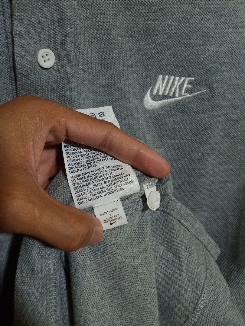 Nike short sleeve polo (Category: Tshirts & Polo Shirts ) located in Catbalogan. Submitted by thriftwthbart (Listing ID 1464883405, Image 3). Description: Ready to wear dimes: 19x28 cr: 9.5/10 no issue.