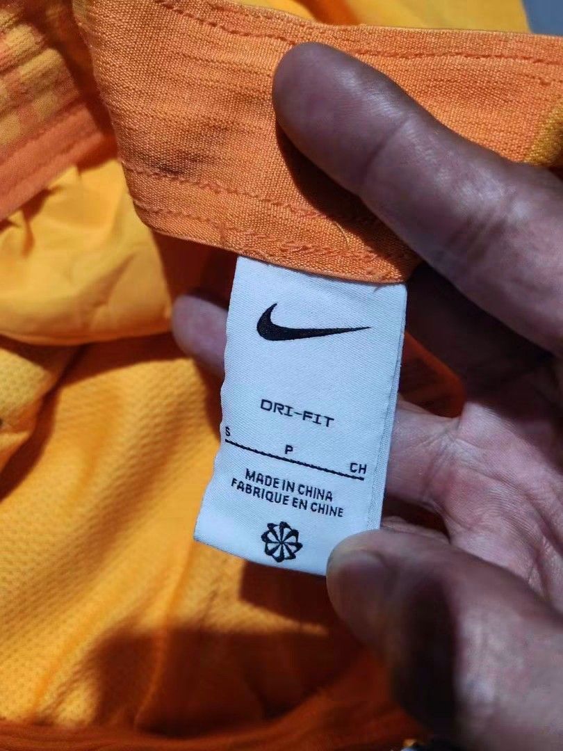nike sport (Category: Activewear) located in General Santos City (Dadiangas). Submitted by alzacksimo35414 (Listing ID 1464891993, Image 3). Description: 599 +sf PHOTO MAY VARY DUE TO LIGHTING 🥰 Brand: NIKE ✅️actual dimention 32-34 × 15.5 ✅️as new condition ✅️9.9 colorate ✅no issue DISCLAIMER: Please note that I ZACK SIMON is not affiliated with or endorsed by any brand. Any brand names or trademarks mentioned are the properties of their respect