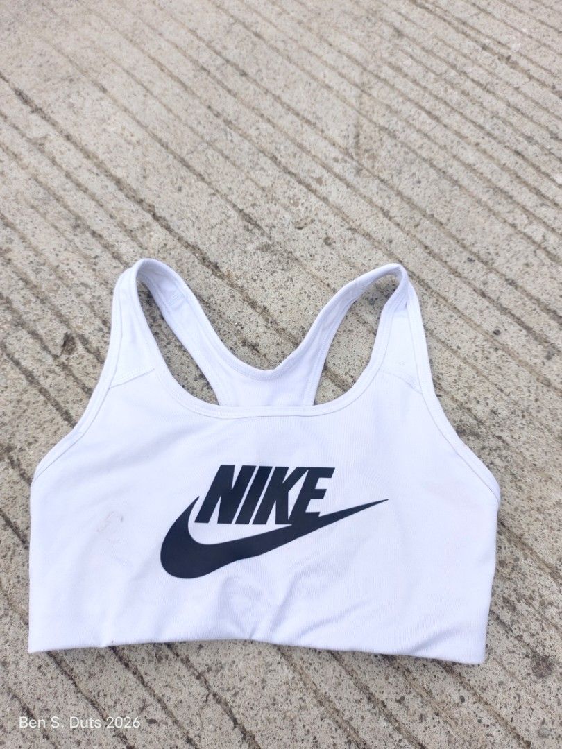 Nike Sports Bra (Category: Activewear) located in General Santos City (Dadiangas). Submitted by rob_in (Listing ID 1464843796, Image 1). Description: Size Small.