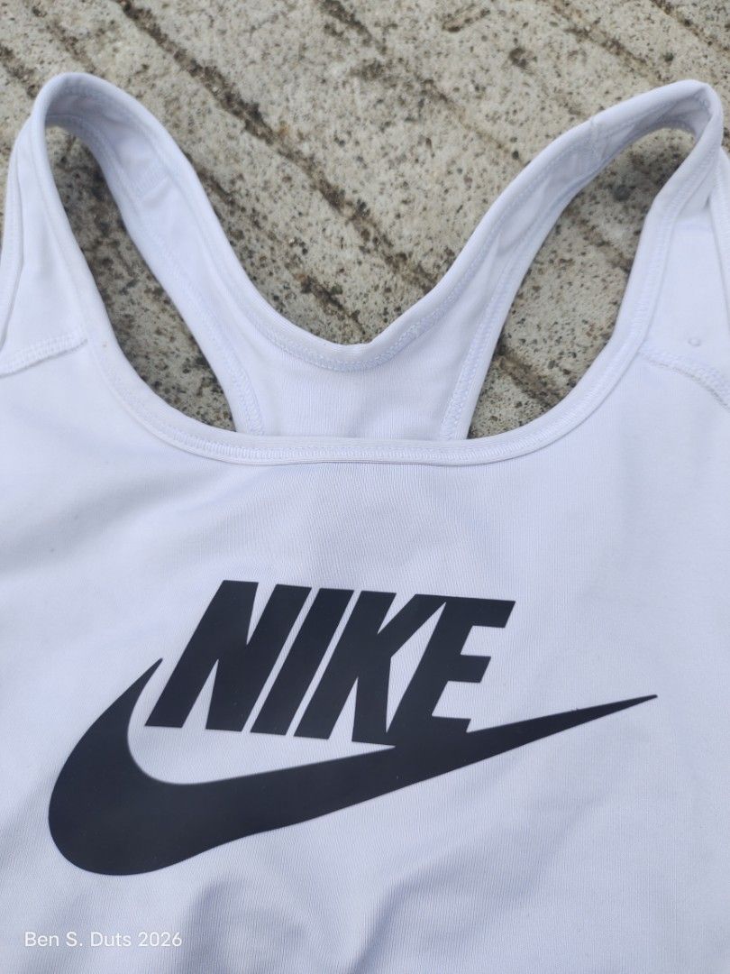 Nike Sports Bra (Category: Activewear) located in General Santos City (Dadiangas). Submitted by rob_in (Listing ID 1464843796, Image 3). Description: Size Small.