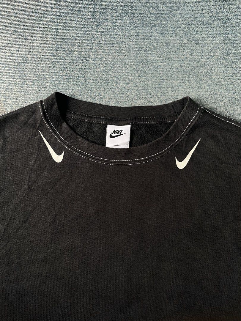 Nike Sportswear Long Sleeve (Category: Coats, Jackets and Outerwear) located in Paranaque City. Submitted by mackraven260159 (Listing ID 1464888180, Image 2). Description: 31 x 28 Boxy Fit Can Fit to XL.