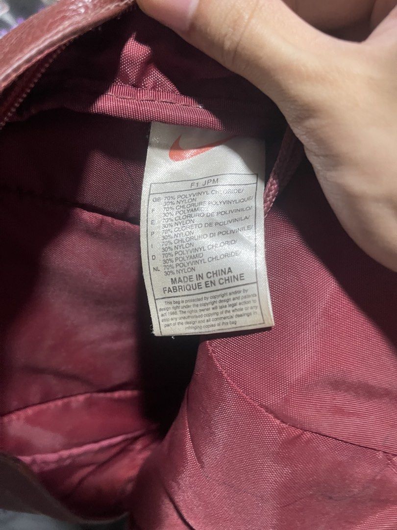 Nike Vintage 90s Bubble Mini Backpack (Category: Backpacks) located in Manila. Submitted by yayayaumazoomie (Listing ID 1464891517, Image 3). Description: RFS: Decluttering *Needs cleaning.
