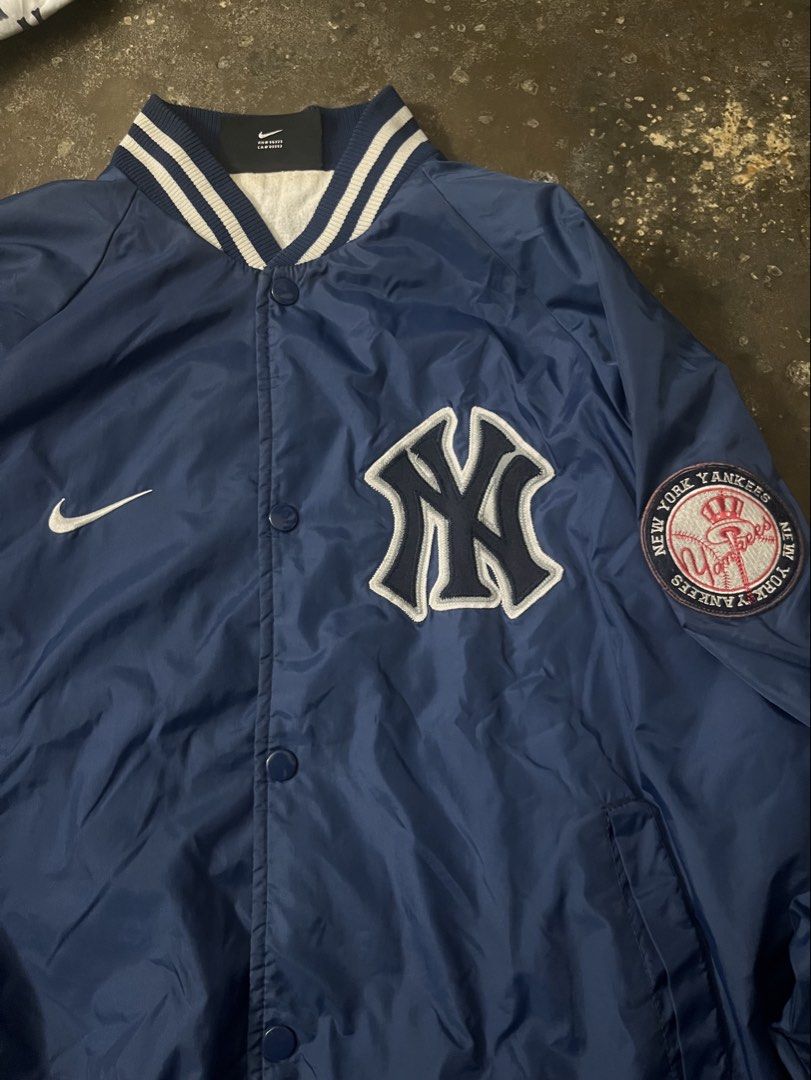 Nike vintage newyork Yankees (Category: Coats, Jackets and Outerwear) located in Angeles City. Submitted by sothriftzz (Listing ID 1464932254, Image 2). Description: .