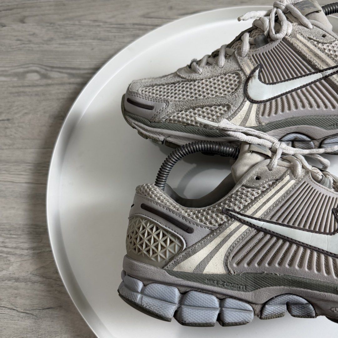 Nike Vomero 5 (Category: Sneakers) located in Valenzuela. Submitted by wornagainstudios (Listing ID 1464797214, Image 2). Description: .