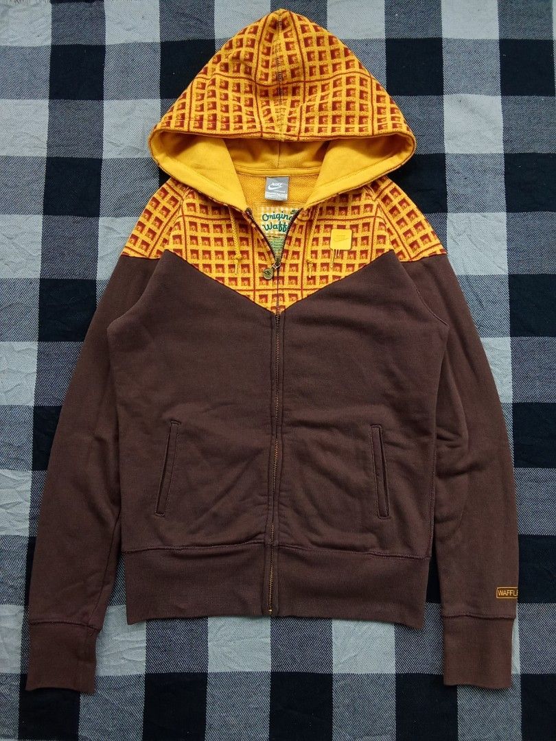 Nike Waffle Hoodie (Category: Hoodies) located in Polomolok. Submitted by timog_high_ice (Listing ID 1464806509, Image 1). Description: - Size Large on tag - Width 18 - Length 24 - Waffle upper part Solid ❤️.