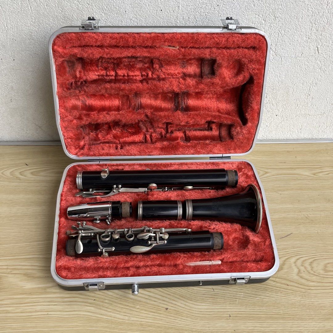 Nikkan Bb Clarinet (Category: Musical Instruments) located in San Fernando. Submitted by thethriftwardrobe.ph (Listing ID 1464770595, Image 1). Description: Vintage Nikkan Japan B-flat Clarinet (Yamaha Precursor) Selling a vintage, authentic Nikkan B-flat clarinet made in Japan. For those unfamiliar, Nikkan was Japan’s premier wind instrument maker before fusing with Yamaha in the 1970s. This model features the exact same high-quality vintage too