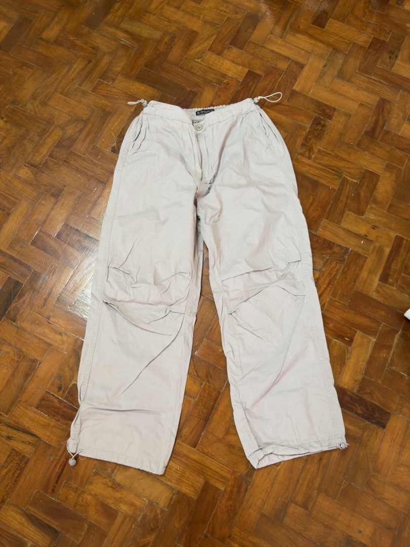 No Apologies beige cargo parachute pants size S (Category: Other Bottoms) located in Antipolo. Submitted by hiekeyana (Listing ID 1464791288, Image 1). Description: Adjustable Waistband: Elastic with drawstring and button closure .