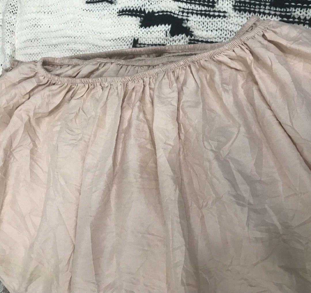 Nude beige fitted bed sheet with elastic edge king size (Category: Bedding & Towels) located in Imus. Submitted by stop_shop7 (Listing ID 1464870388, Image 2). Description: - Color: Nude beige solid tone - Material: Soft and comfortable fabric - Fit: Fully elasticized edges for a secure, slip-on fit - Care: Easy to remove and wash - Style: Neutral design that fits most bedroom decors.