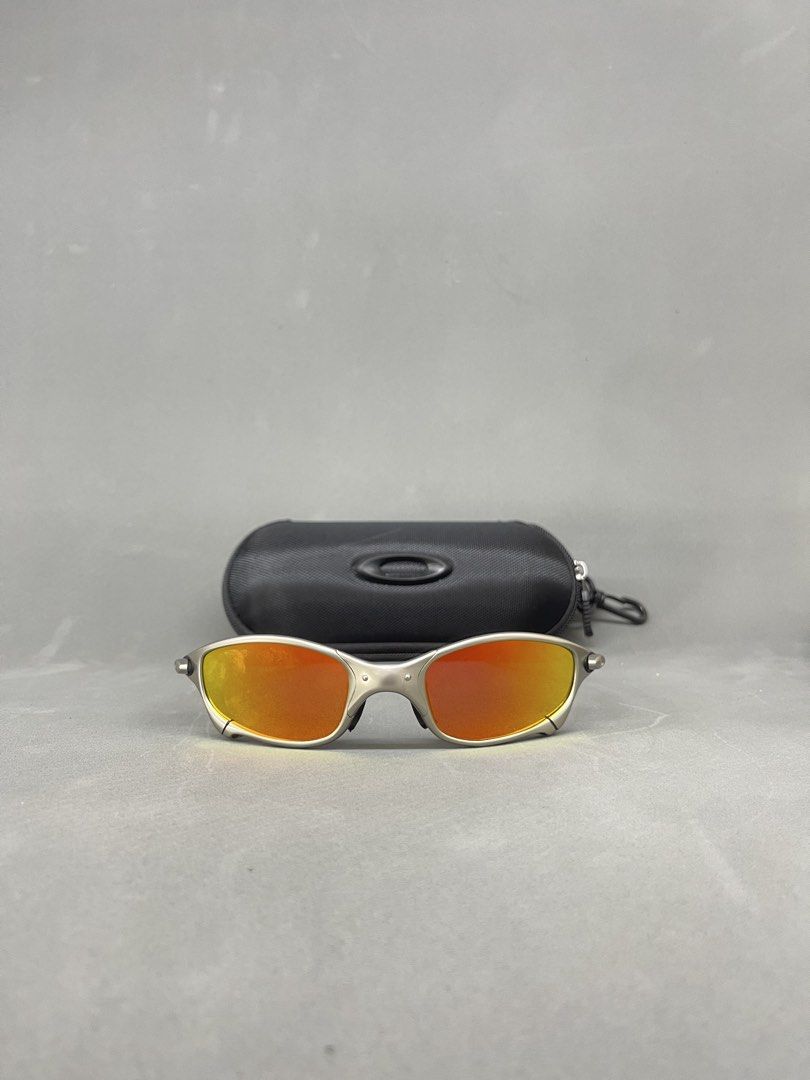 Oakley juliet 1 (Category: Sunglasses & Eyewear) located in Manila. Submitted by mine2ownit (Listing ID 1464840412, Image 1). Description: Brand new with case and pouch Loc manila can do lalamove cod same day delivery .