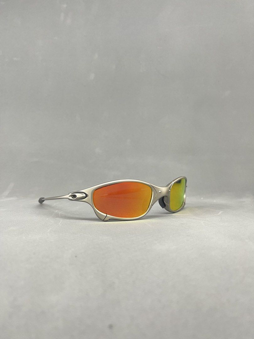 Oakley juliet 1 (Category: Sunglasses & Eyewear) located in Manila. Submitted by mine2ownit (Listing ID 1464840412, Image 3). Description: Brand new with case and pouch Loc manila can do lalamove cod same day delivery .