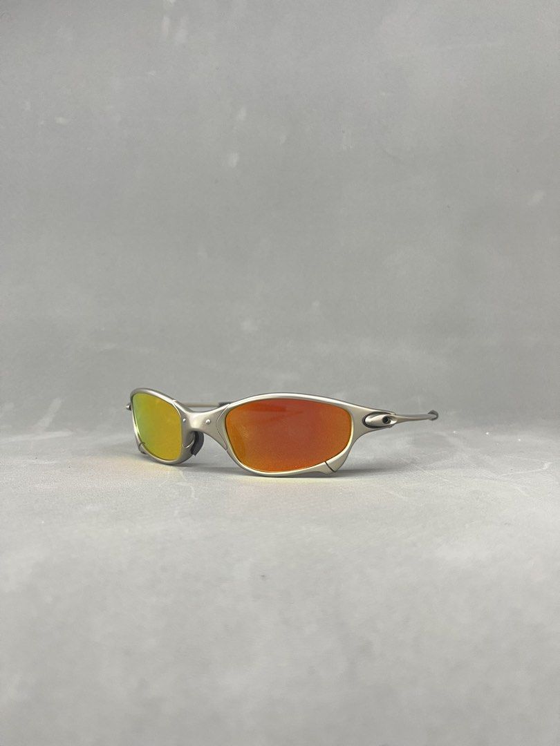 Oakley juliet 1 (Category: Sunglasses & Eyewear) located in Manila. Submitted by mine2ownit (Listing ID 1464840412, Image 2). Description: Brand new with case and pouch Loc manila can do lalamove cod same day delivery .