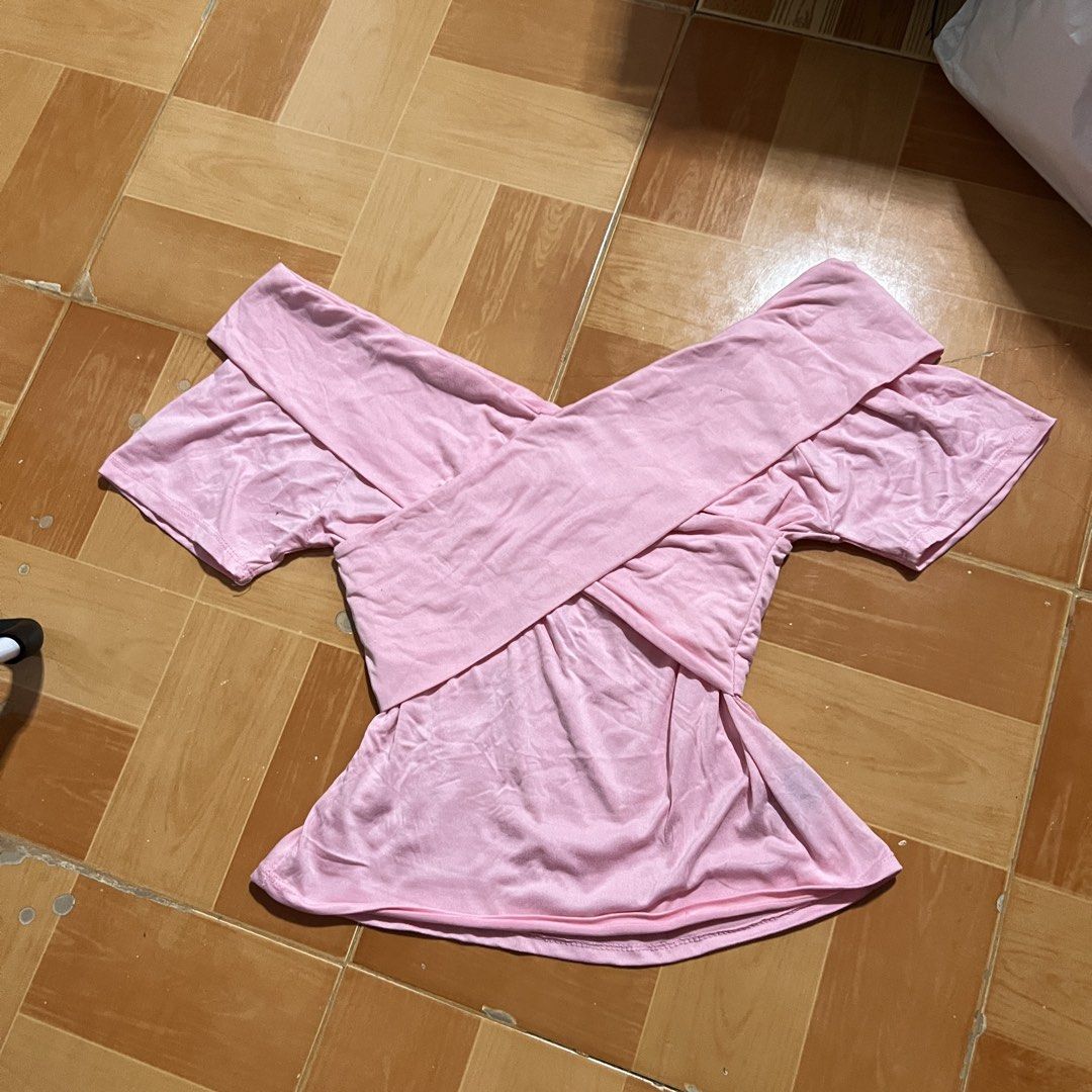 Off shoulder top (baby pink) (Category: Blouses) located in Imus. Submitted by yanaxiesights (Listing ID 1464870120, Image 1). Description: 𑣲⋆ baby pink off shoulder top ! 𑣲⋆ never used / brand new ! rfs: decluttering / hindi nagagamit :) — ᨳଓ . lalamove (fee to be shouldered by buyer), strictly payment first ! 📍 Cavite.