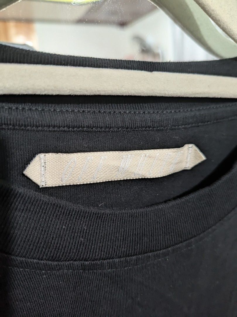 Off white (Category: Activewear) located in Labo. Submitted by ronelryan (Listing ID 1464885680, Image 3). Description: Small on tag 21 x 27 Crack print Hole check last pix.