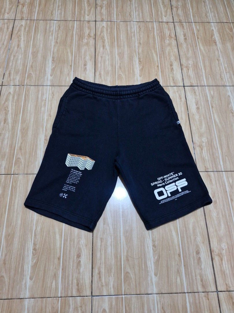 Off White Wavy Line Sweat Short Spring 2020 collection (Category: Shorts) located in Antipolo. Submitted by kentoy6666 (Listing ID 1464794907, Image 1). Description: .