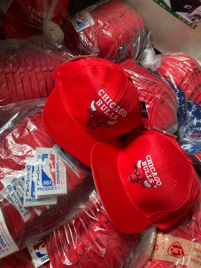 OG LOGO BULLS VINTAGE CAP SNAPBACK (Category: Caps & Hats) located in Tanay. Submitted by tykezz (Listing ID 1464807736, Image 1). Description: WS ONLY MINIMUM 12PCS TANAY RIZAL.