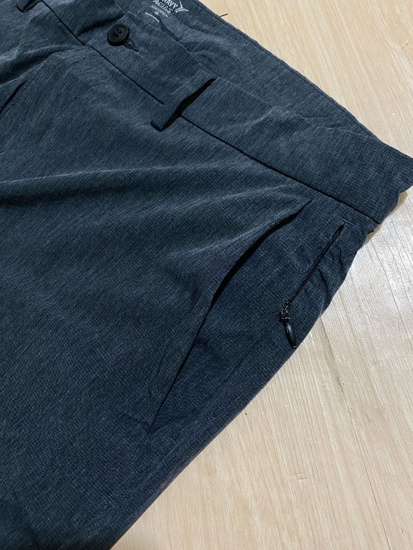 Old Navy Active Stretchable Tech Shorts (Category: Shorts) located in Cadiz. Submitted by thespotcdz (Listing ID 1464831741, Image 2). Description: Size 36 Length 21 Good as new.