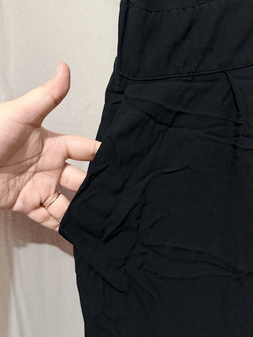 Old Navy Jumpsuit (Category: Jumpsuits) located in Las Pinas. Submitted by monicaspreloved (Listing ID 1464859630, Image 3). Description: Fits xl-xxl Smocked back No flaws MOP: Bank transfer only Shipping: Grab/Lalamove/J&T.