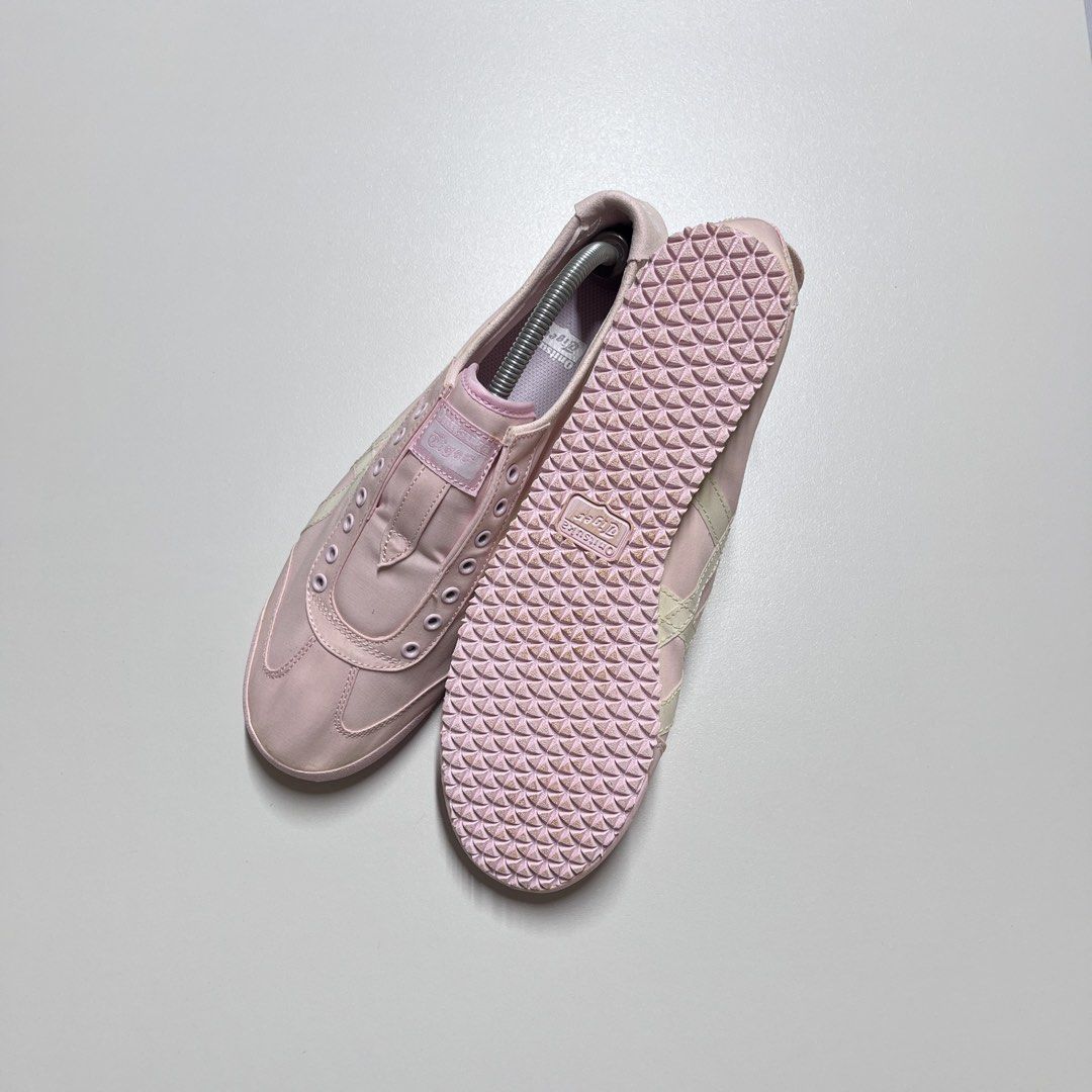ONITSUKA US10 (Category: Casual Shoes) located in Carmona. Submitted by aijushoeshop (Listing ID 1464886988, Image 2). Description: ONÌTS pink Slip-on 10us l 44euro l 28cm Excellent Condition✨ Mine : 1990 DISCLAIMER: AIJUSHOESHOP are not affiliated with or associated with any brands or companies mentioned. All products shown are independently sourced, The authenticity of items is not guaranteed unless verified/proven authentic. Buyers are encoura