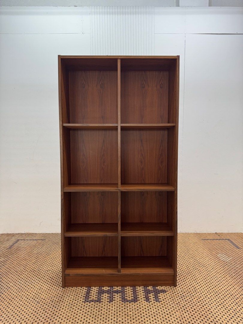 Open shelves (Category: Shelves, Cabinets & Racks) located in Quezon City. Submitted by matetdevis13 (Listing ID 1464942891, Image 1). Description: Wooden Open Shelves Adjustable Displayer Price: 6,900 L35 x W11.5 x H69.5 In good condition Code JMD23-MJ643.