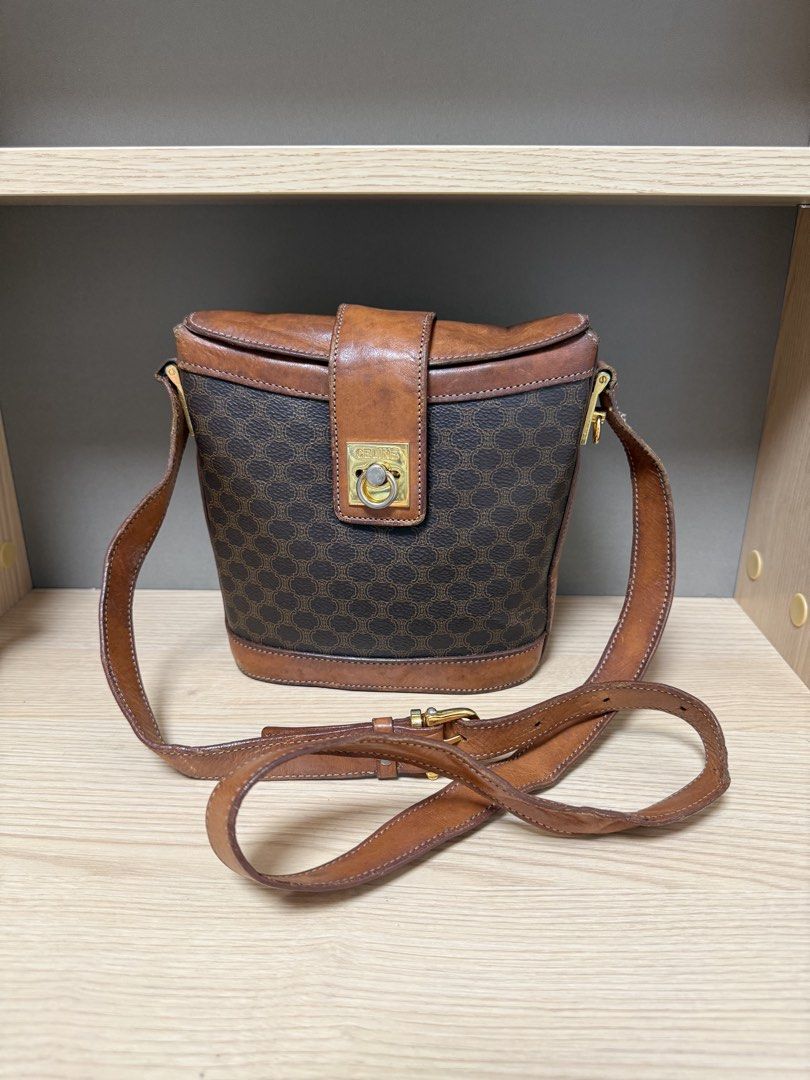 Orig Bundle Celine (Category: Shoulder Bags) located in Cagayan de Oro. Submitted by negosyantesibengineer (Listing ID 1464831723, Image 1). Description: Negotiable .