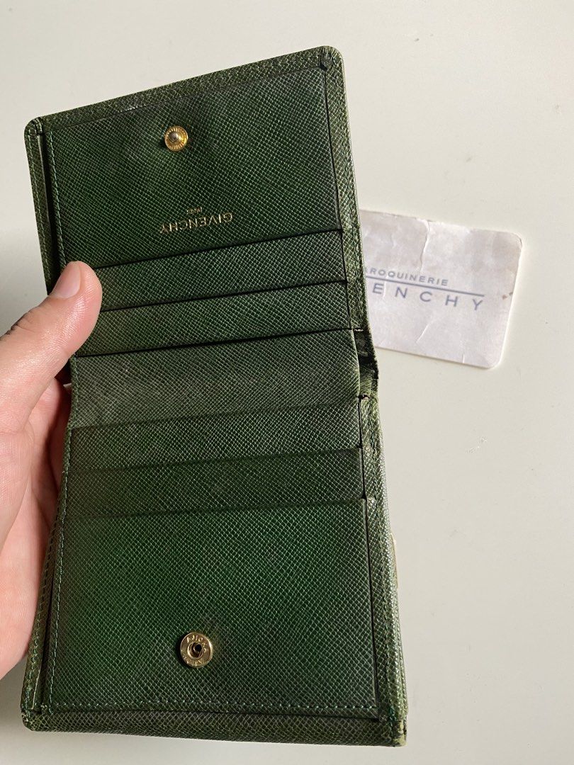 Orig Givenchy (Category: Luxury Bags & Wallets) located in Tagum. Submitted by amarasluxbag (Listing ID 1464801135, Image 2). Description: Need retouch May mga faded part Super tibay pa Japan item.