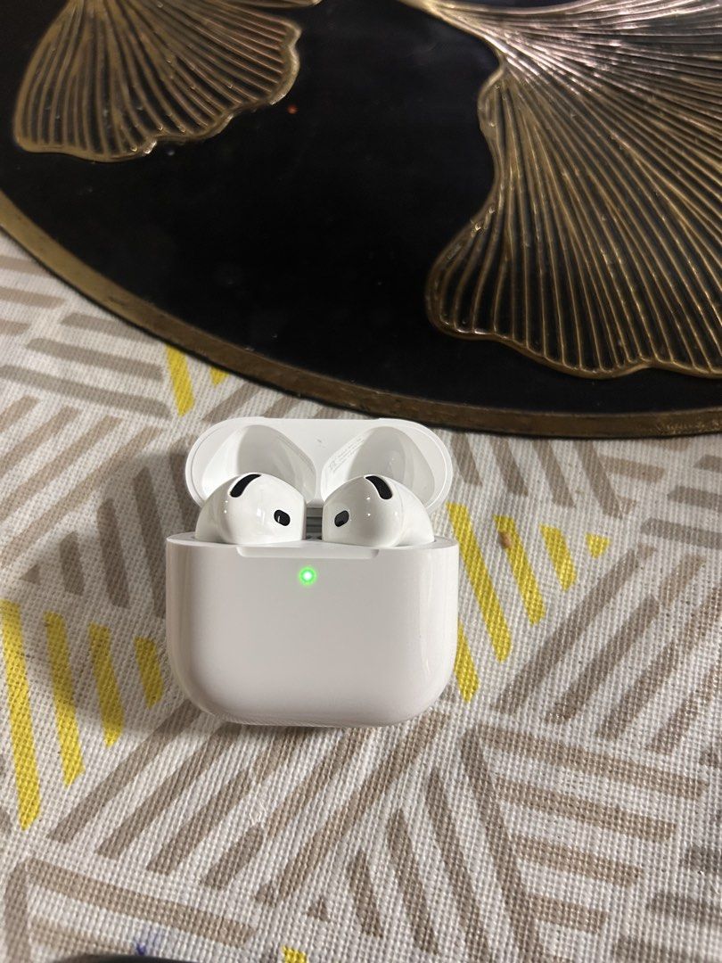 Original Apple Airpods 4 Non ANC (Category: Earphones) located in Manila. Submitted by Tjuan13 (Listing ID 1464862793, Image 1). Description: Try Secondhand Original Apple Airpods 4 (Non ANC) for only Php 5900 -100% Original -Free Usb C cable -Free Silicon Case -Smoothness 96% Front & 97% Back -Good battery life -Matagal Malowbat, Mabilis magcharge -Good quality -Crisp Button -Actual Photo -Ready to use -No Box -No swap -Free Shipping via Lalamov