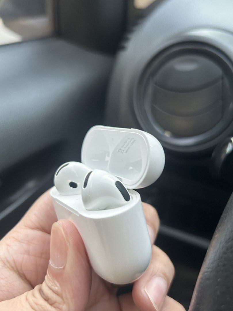 Original Apple Airpods 4 (Non ANC) (Category: Earphones) located in Manila. Submitted by Tjuan13 (Listing ID 1464963895, Image 3). Description: Try Secondhand Original Apple Airpods 4 (Non ANC) for only Php 5900 -100% Original -Free Usb C cable -Free Silicon Case -Smoothness 96% Front & 97% Back -Good battery life -Matagal Malowbat, Mabilis magcharge -Good quality -Crisp Button -Actual Photo -Ready to use -No Box -No swap -Free Shipping via Lalam