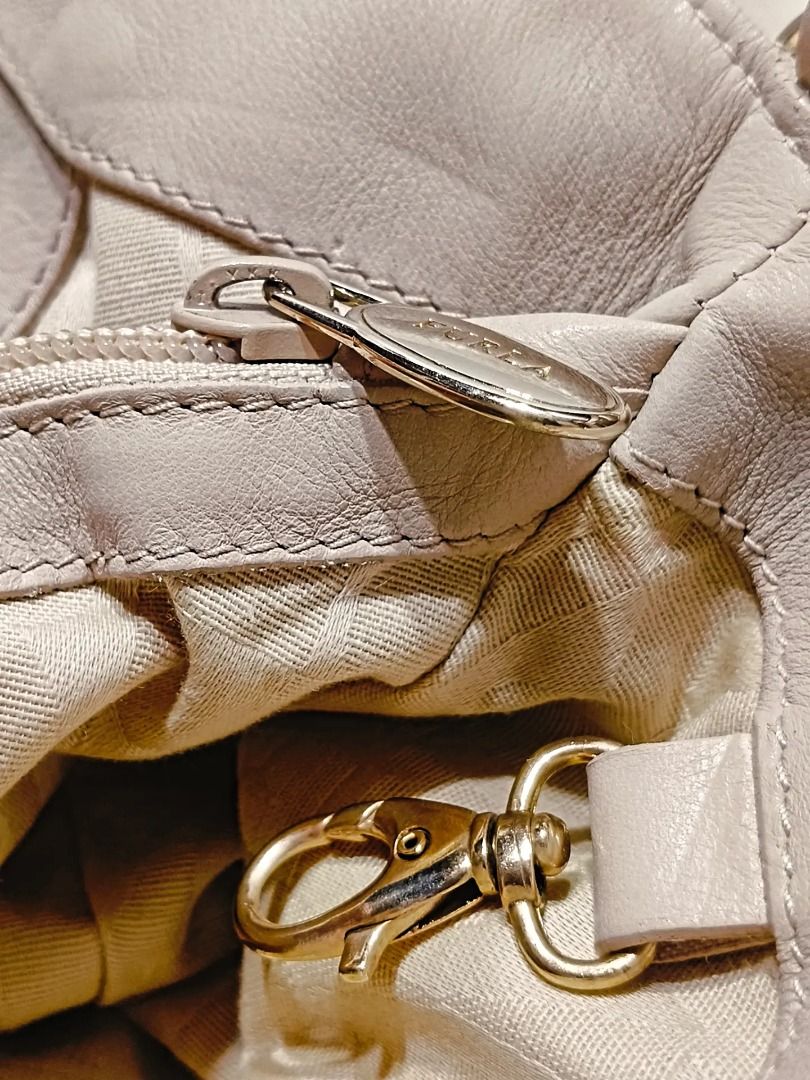 Original FURLA Python skin bag (Category: Shoulder Bags) located in Cabuyao City. Submitted by your____lux____shop (Listing ID 1464796945, Image 3). Description: Sale❗️Sale❗️Sale❗️ ₱ 2,899 Original FURLA Like new Genuine python skin Medium-Large Provided sling strap 📌First to pay!.