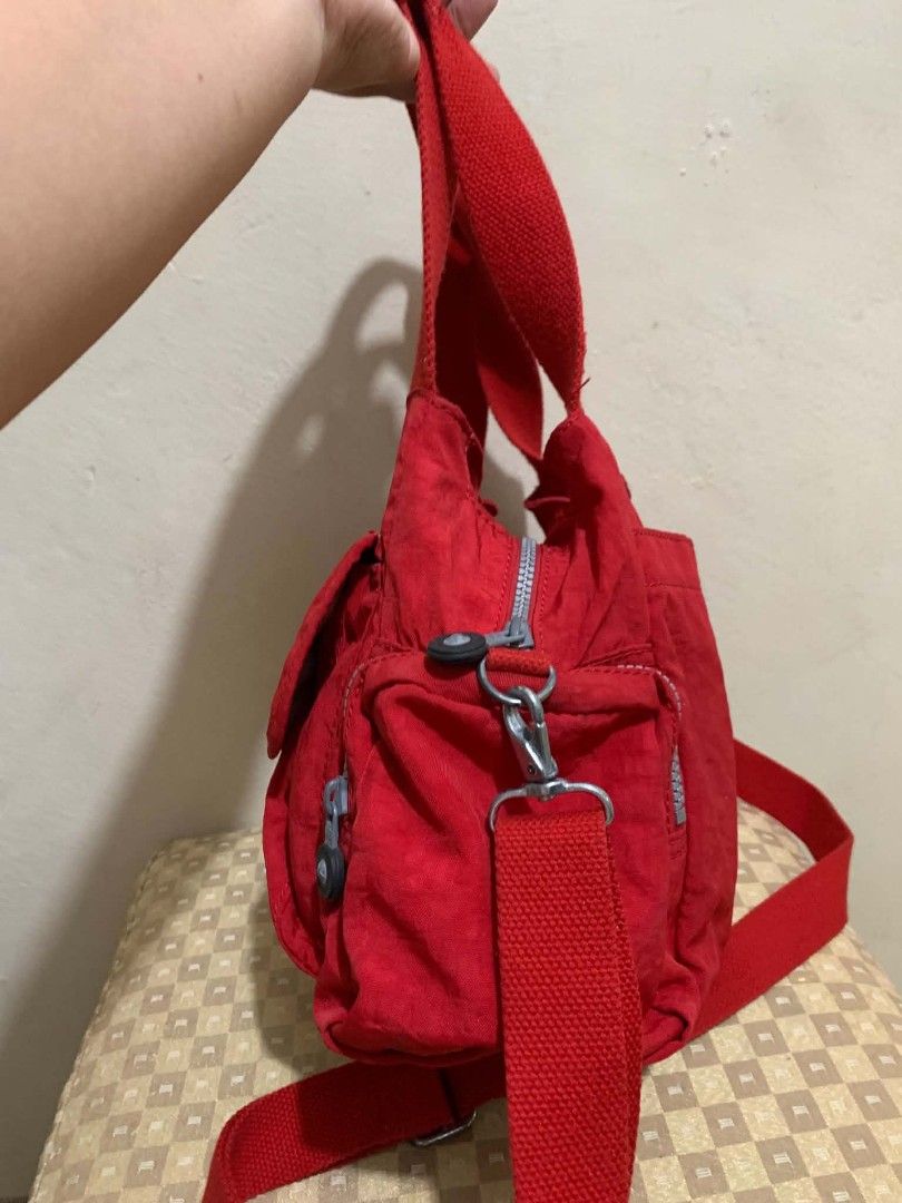 Original kipling (Category: Luxury Bags & Wallets) located in Rizal. Submitted by leignarose0shoppe (Listing ID 1464950830, Image 3). Description: original kipling still in good gondition see last photo for issue ( velcro tape).
