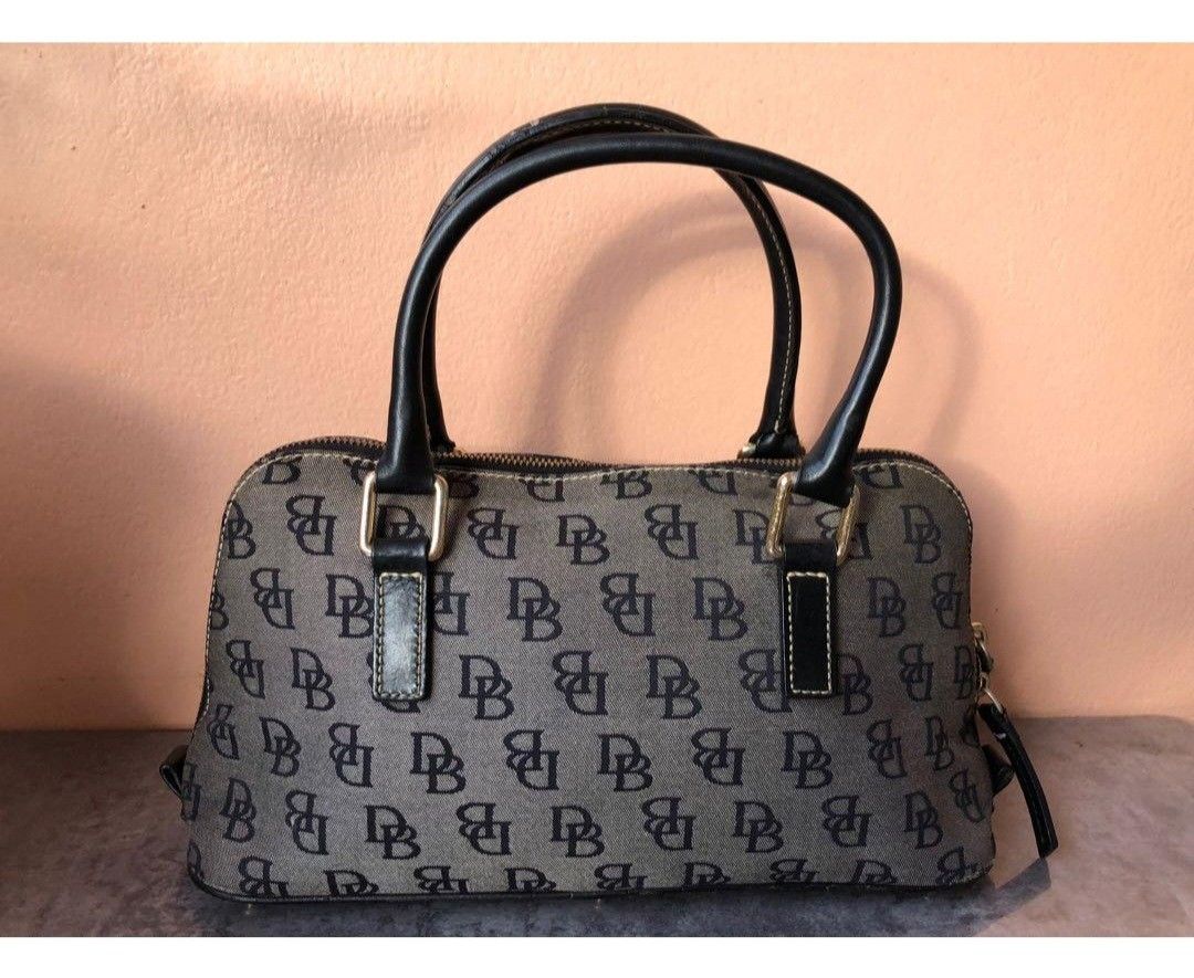 Original vintage.dooney and Bourke (Category: Luxury Bags & Wallets) located in Quezon City. Submitted by sherockxx (Listing ID 1464835266, Image 2). Description: Great for.collectors. Clean inside and out. On hand and ready to ship plus fees..