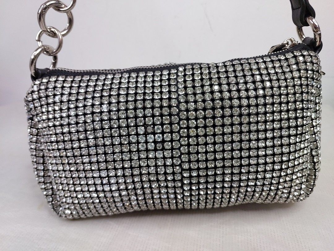 P1,200 only # 24326 - Kili bag (Category: Purses & Pouches) located in Cagayan de Oro. Submitted by jocelynt483 (Listing ID 1464825892, Image 3). Description: P1,200 only # 24326 - Kili bag.